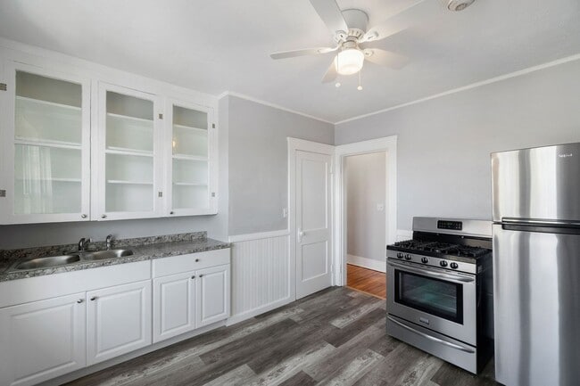 Foto del edificio - 508 Lonsdale Ave