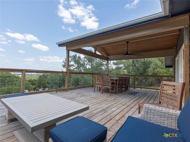 Building Photo - 268 White Oak Dr