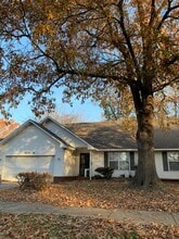 Building Photo - 606 W Elm Ave