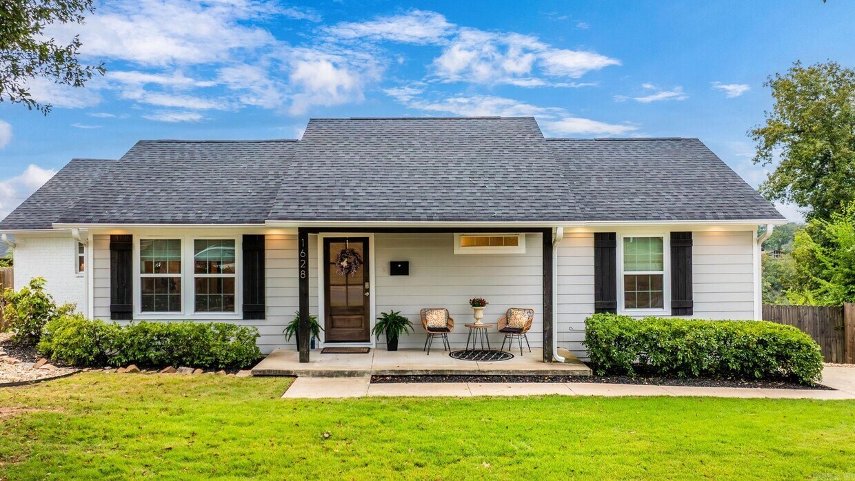 Foto principal - 1628 Pine Valley Rd