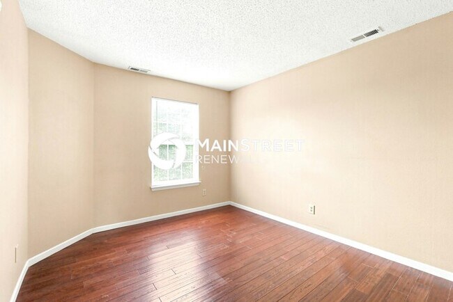 Building Photo - 3 Bedroom Pet-Friendly Home in Greenwood, IN with Main Street Renewal