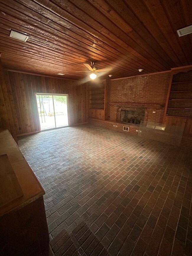 Building Photo - 1752 Williamson Rd