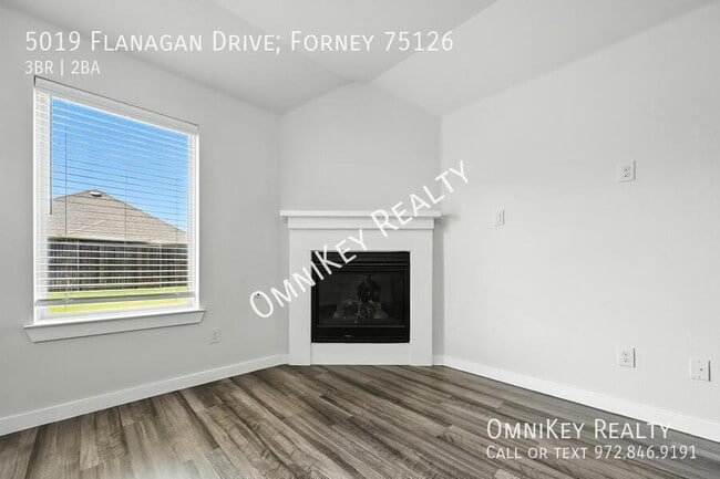 Building Photo - 5019 Flanagan Dr