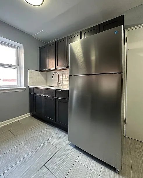 Foto del edificio - 138 E 7th St