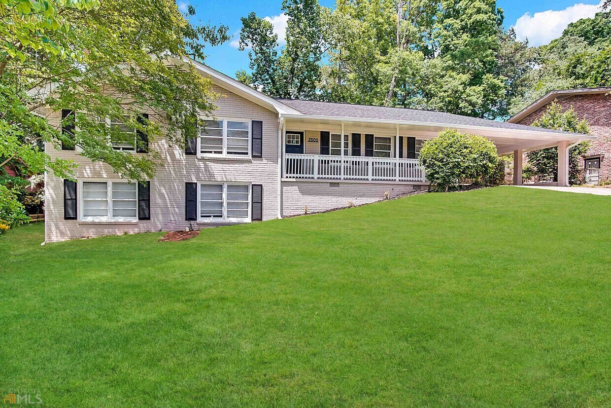 Primary Photo - 3500 Finesse Dr