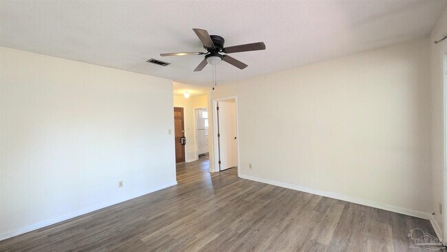 Foto del edificio - 1025 Revere Dr