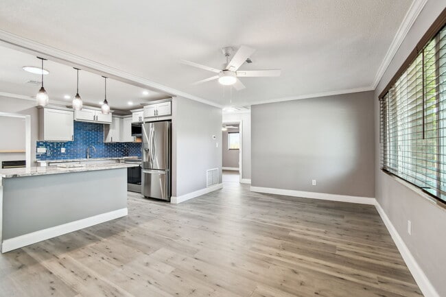 Foto del edificio - 528 Manor Dr