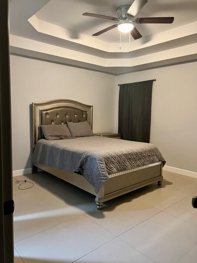 Foto del edificio - 204 S Ridge Ln