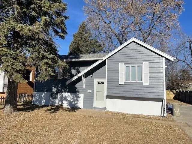 Building Photo - 1104 Cachelin Dr