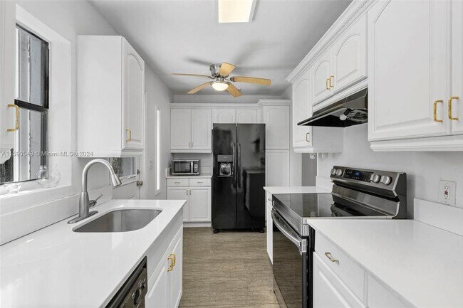 Foto del edificio - 19 NE 3rd St