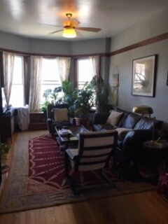 Building Photo - 3547 W Wrightwood Ave