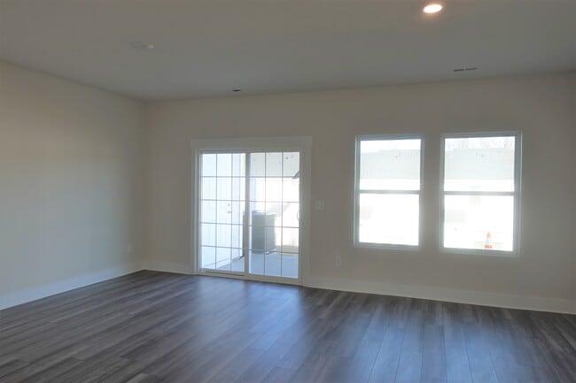 Building Photo - 6 Rockshire Trl