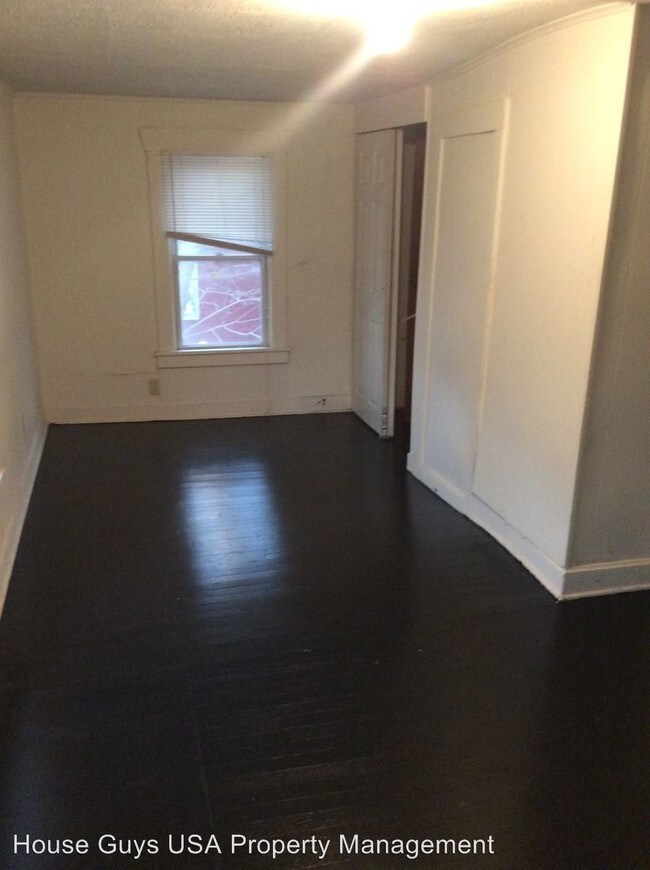 Building Photo - 2 br, 1 bath House - 3702 E. 23rd St.