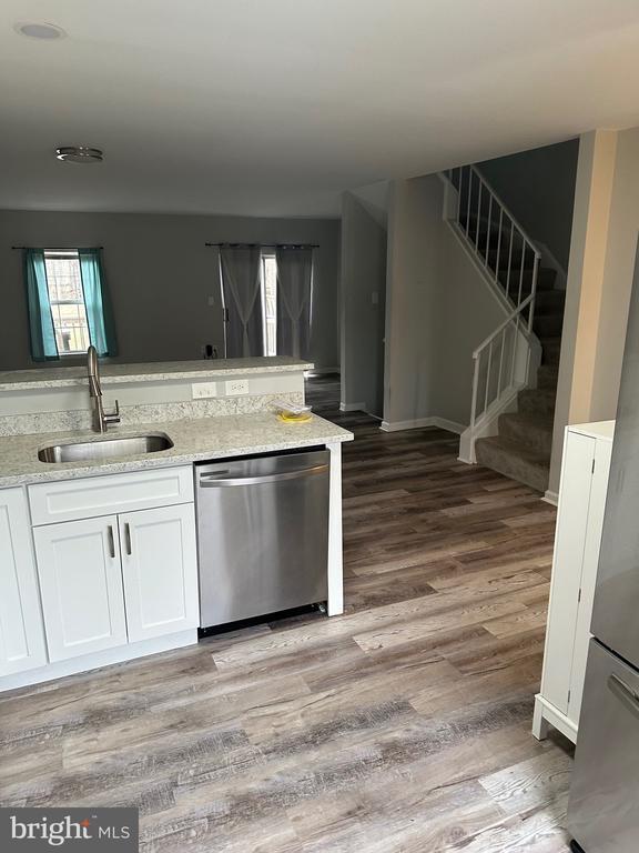 Building Photo - 10934 Mission Ridge Dr