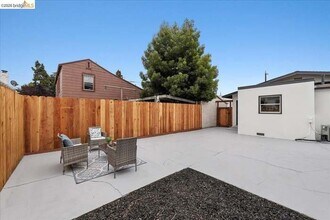 Building Photo - 3350 Brookdale Ave