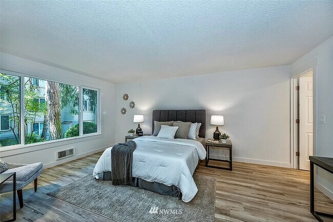 Foto del edificio - 14609 NE 45th St