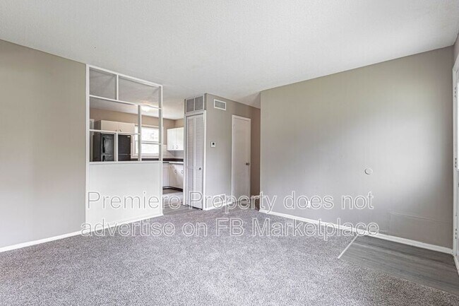 Foto del edificio - 7815 E 51st St
