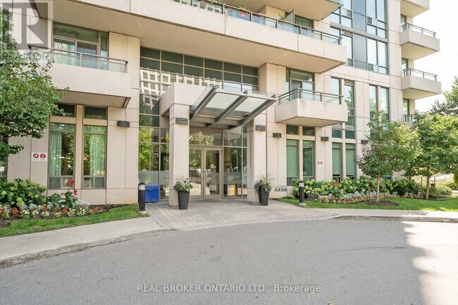 Photo du bâtiment - 3515-3515 Kariya Dr