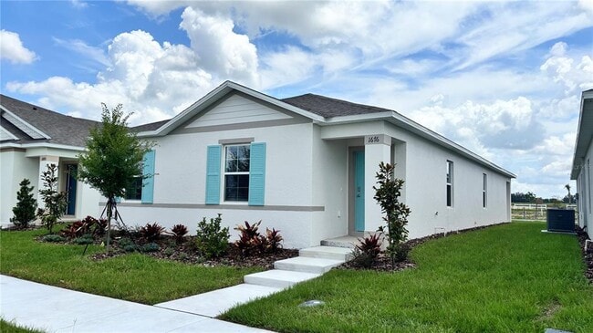 Building Photo - 1676 Hummingbird Rd