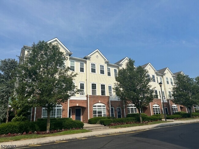 Building Photo - 611 Hero Way