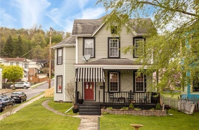 Stylish Victorian Home! - Stylish Victorian Home!