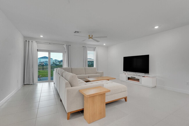 Foto del edificio - 6371 Windwood Wy