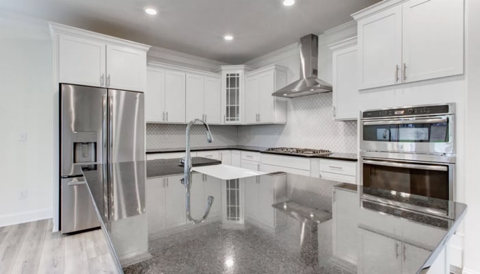 Foto principal - Available Now - Beautiful Open Floorplan 3...
