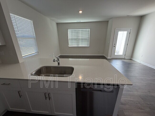 Foto del edificio - 434 Belgian Red Wy