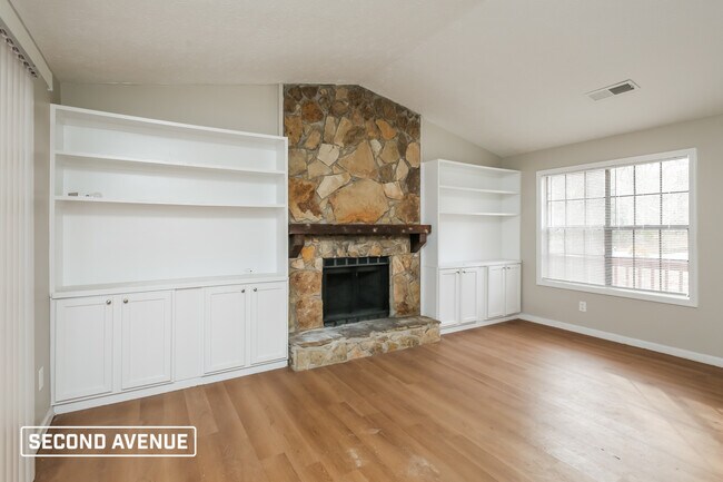 Foto del edificio - 643 Inland Way NW