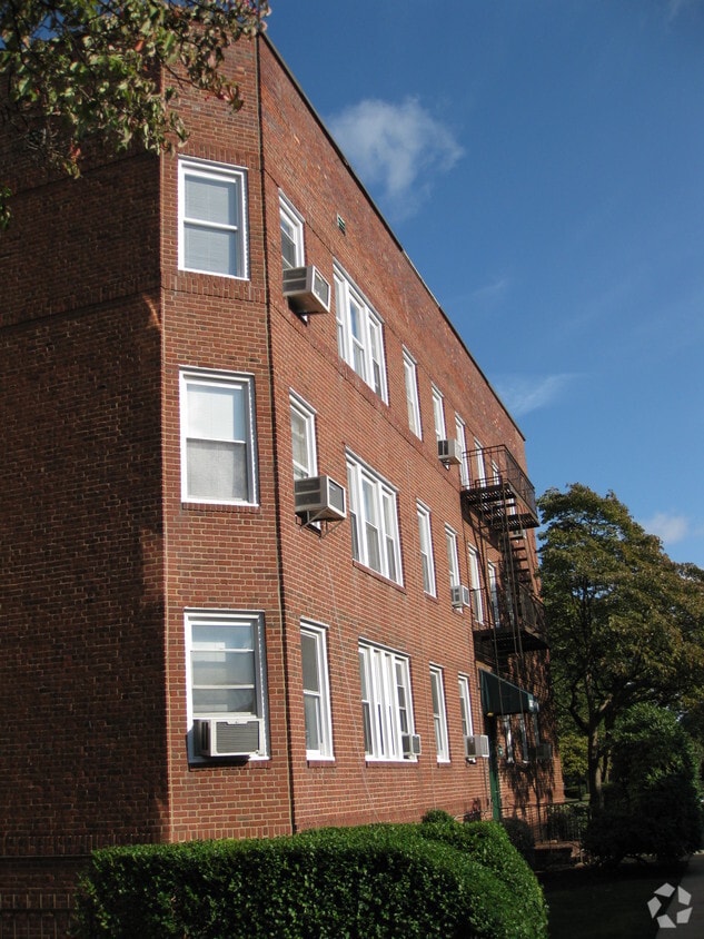 301 Franklin Ave, Garden City, NY 11530 Apartments Garden City, NY