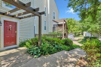 Building Photo - 10070 Oakton Terrace Rd