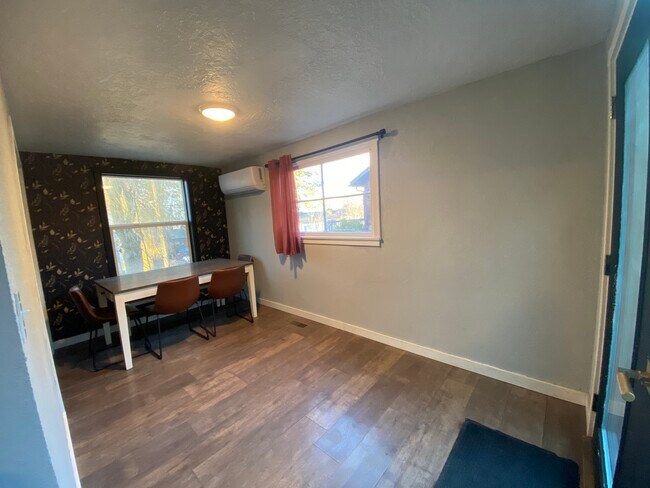 Foto del edificio - 3402 E 17th Ave