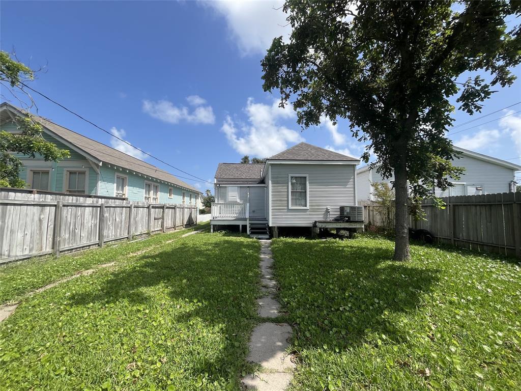 Foto principal - 3424 Avenue R 1/2