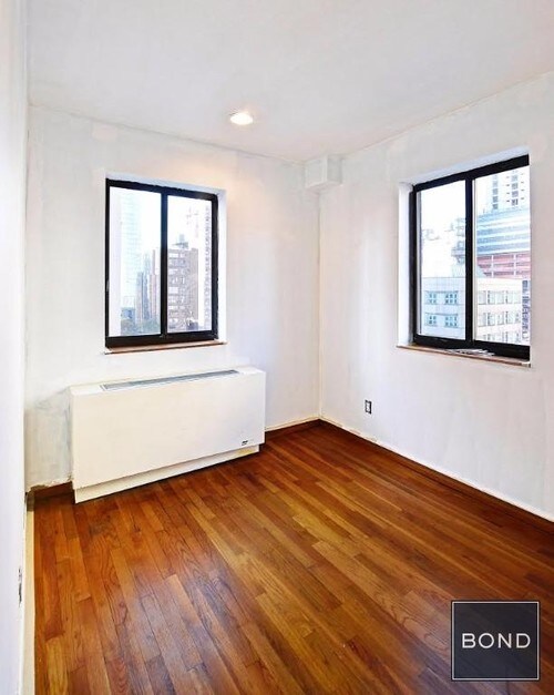 Primary Photo - 366 W 30th St