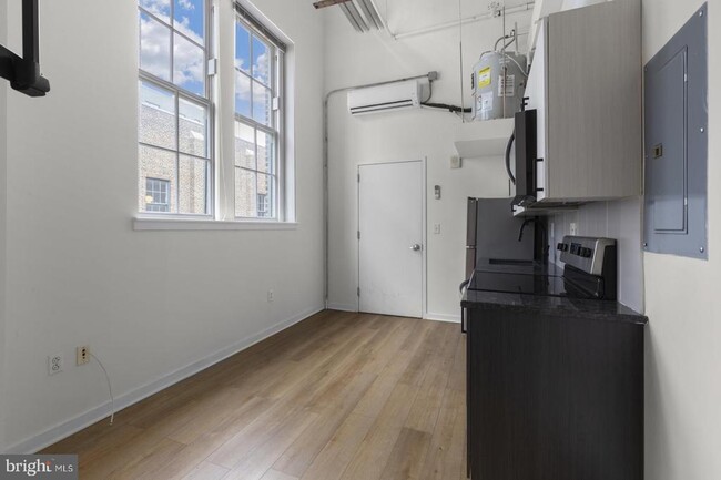 Building Photo - 109 W Wildey St