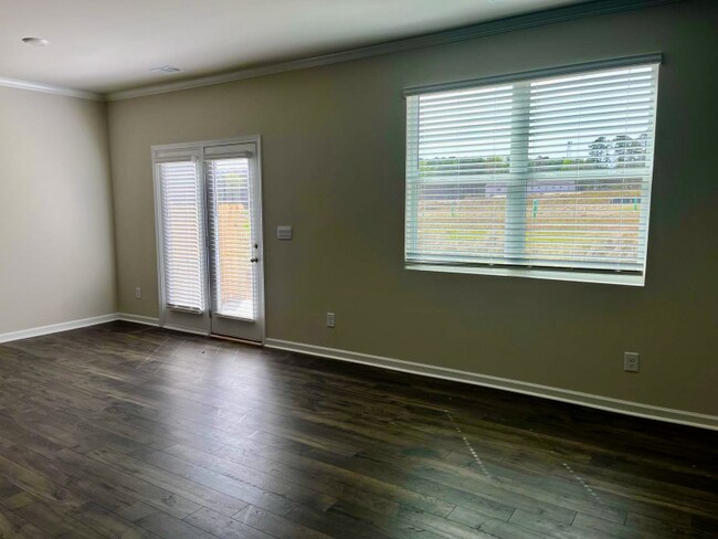 Building Photo - 5135 Tulip Sq