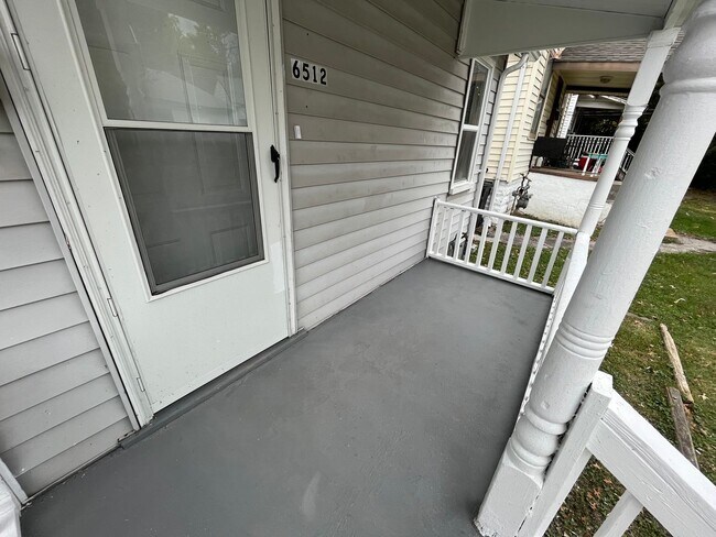 Foto del edificio - Renovated 3 bedroom Home Coming Available ...