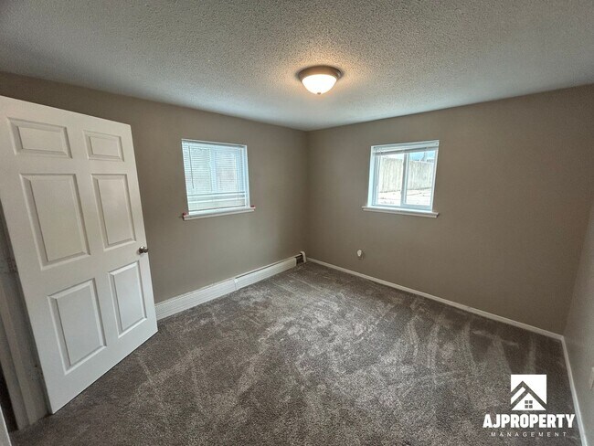 Foto del edificio - 3309 S Elmwood Ave