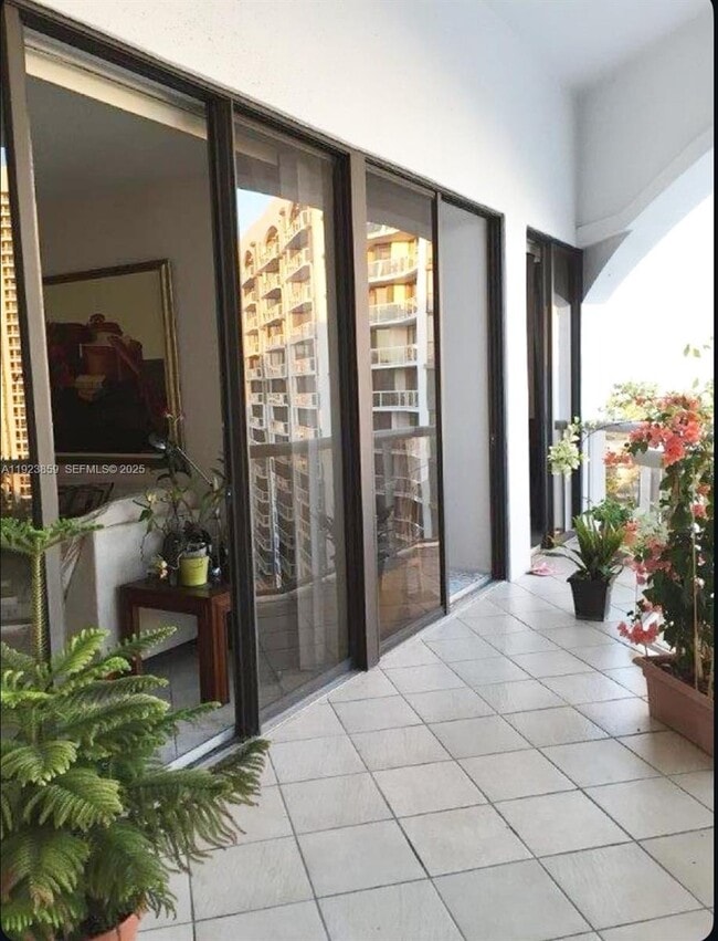 Foto del edificio - 3610 Yacht Club Dr