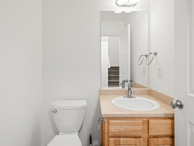 Building Photo - 5047 W Rock Butte Rd