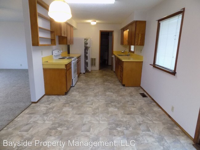 Building Photo - 3 br, 1.5 bath House - 36113 Orchard Lane