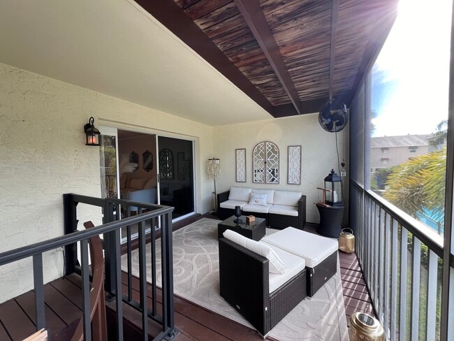 Building Photo - 465 Pinellas Bayway S