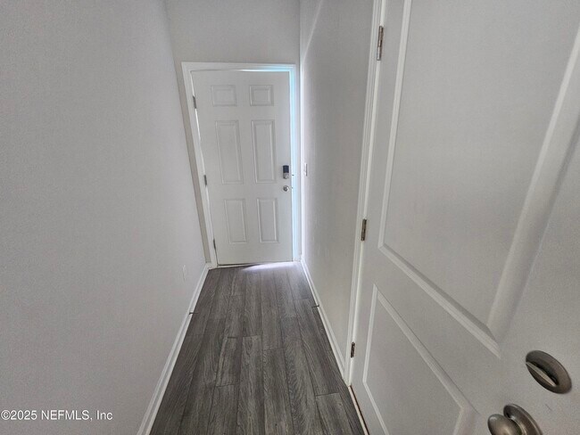 Foto del edificio - 8109 Cheryl Ann Ln