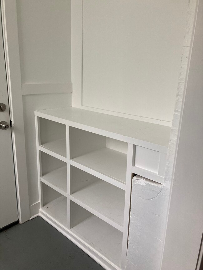 Building Photo - 308 Fitchville Rd