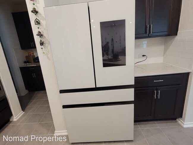 Foto del edificio - 5 br, 3 bath House - 4633 Teverola Dr