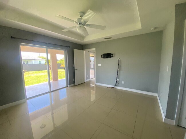 Foto del edificio - Available Now