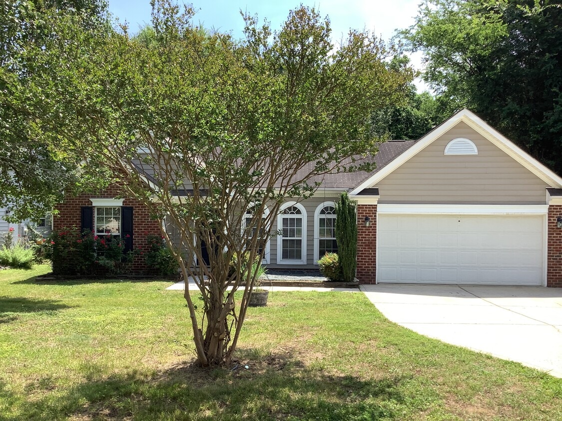 Primary Photo - 15005 Cane Field Dr
