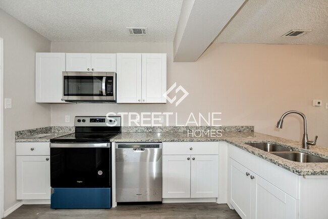 Building Photo - Charming 2 Bedroom Home in Grand Prairie, ...