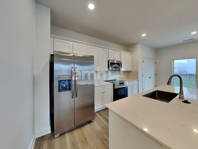 Building Photo - 312 Pne Hl Ct