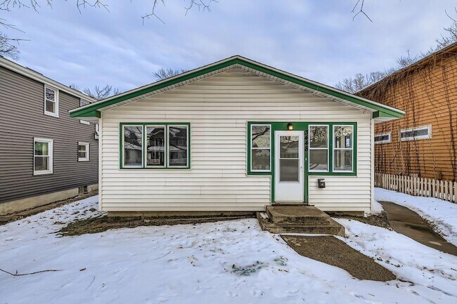 Foto del edificio - 3448 Grimes Ave N